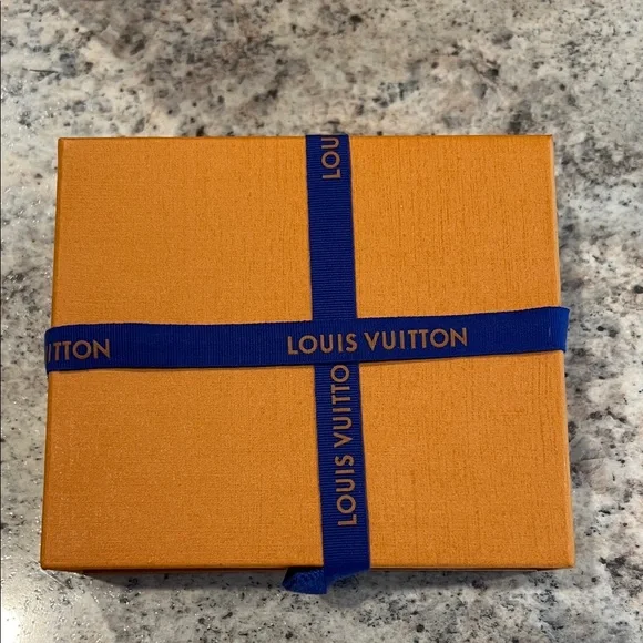 Louis Vuitton Black Monogram Card Holder - Picture 3 of 4